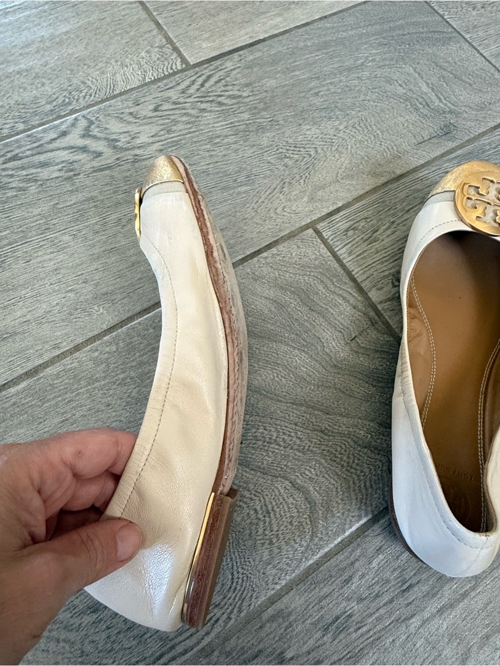 Tory Burch Reva Leather Slip-On Ballet Flats Beige/Gold Logo Cap Toe Women's 8M - Picture 6 of 11